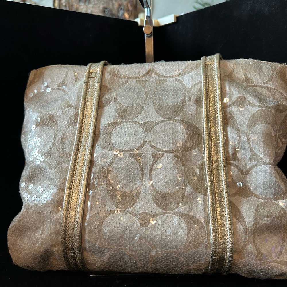 2009 Coach Poppy Special Edition Signature Sequin Tote Bag. Beautiful  Condition - Picture 9 of 13